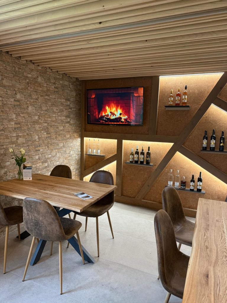 caveau carnotzet la cave de cheyres vin estavayer broye vignoble dégustation cave sortie de groupe salle à louer sorite d'entreprise team-building cheyres vin fribourgeois