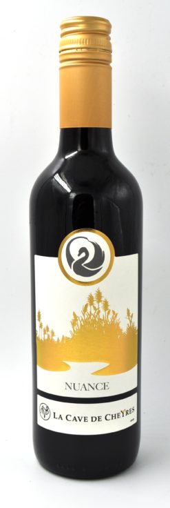 Vin rouge Nuance, assemblage pinot noir gamaret garanoir fut de chêne fruité et épicé. Un bon compromis 50cl demi pratique
