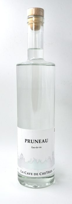 Pruneau eau-de-vie premium spiritueux haut-de-gamme fribourg spiritueux 43% volume la cave de cheyres distillerie michel fine eau-de-vie terroir fribourg terroir fribourgeois ramassé à la main fruits suisses cheyres aoc