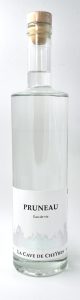 Pruneau eau-de-vie premium spiritueux haut-de-gamme fribourg spiritueux 43% volume la cave de cheyres distillerie michel fine eau-de-vie terroir fribourg terroir fribourgeois ramassé à la main fruits suisses cheyres aoc